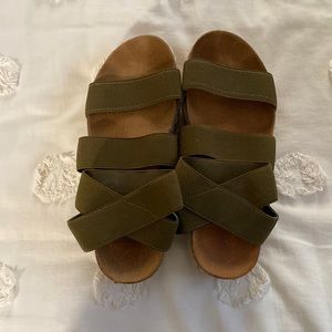 Steve Madden Olive Green Flatform Sandal